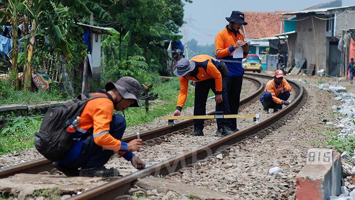 KAI Beralih dari Bantalan Kayu ke Sintetis untuk Keselamatan Operasi Kereta Api