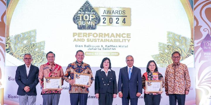 Direktur Utama BRI Sunarso Raih Penghargaan Best pimpinan DI Top BUMN Awards 2024