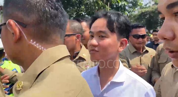 Kunjungan Kerja Pertama Gibran ke Solo: Meninjau Proyek kemudian Bertanding Sepak Bola