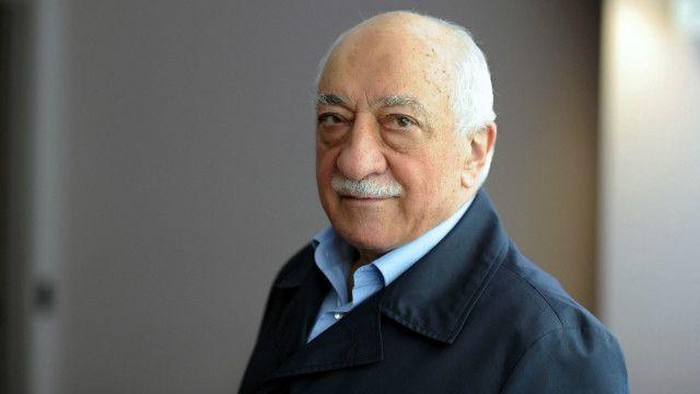 Gulen Rival Erdogan Meninggal pada Pengasingan