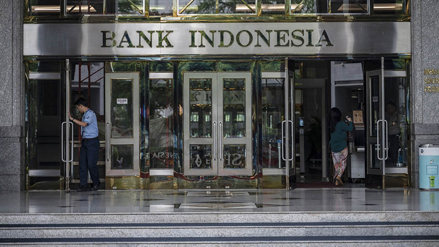 Indonesia Set for Cautious Rate Pause Amid Fragile Rupiah Gains