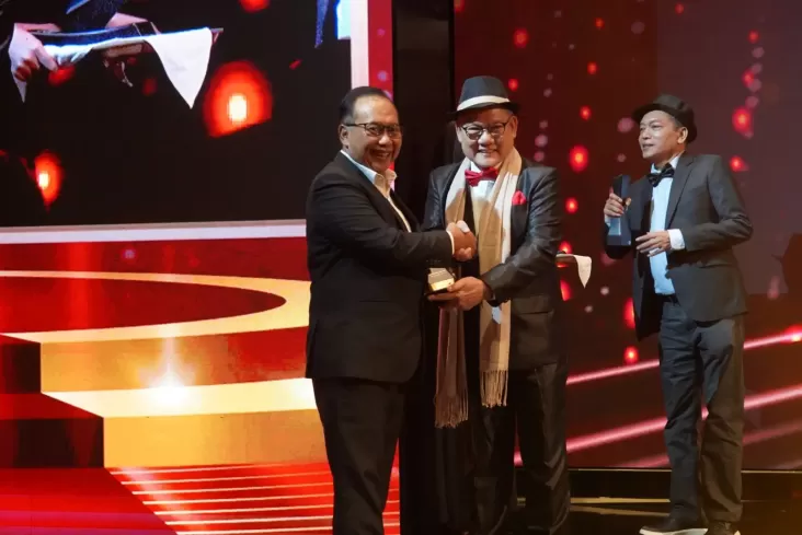 Bank Jatim Sabet Platinum Award-Best Issuer Bank (ATM) pada pada Ajang Prima Awards 2024