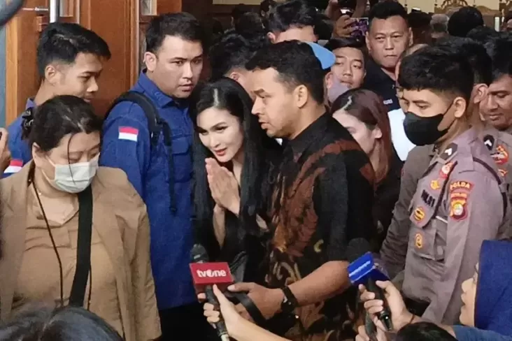 Dicecar Hakim persoalan Pekerjaan Harvey Moeis, Sandra Dewi Ngotot Jawab Pengusaha Batu Bara