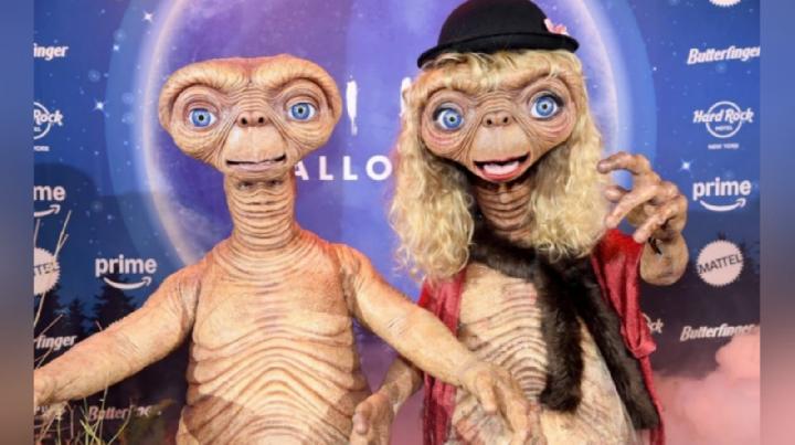 Heidi Klum Sita Perhatian pada Kostum Alien E.T. dalam Halloween 2024