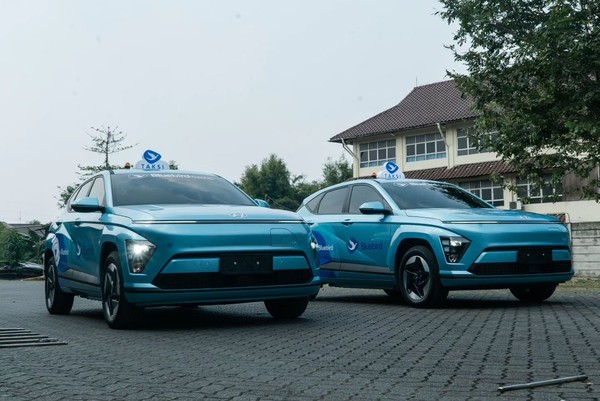 taksi-listrik-hyundai-kona-electric-milik-bluebird